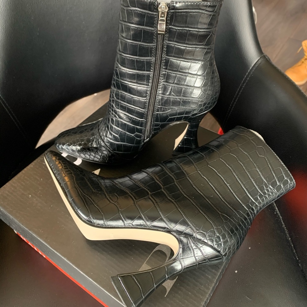RAID heeled booties